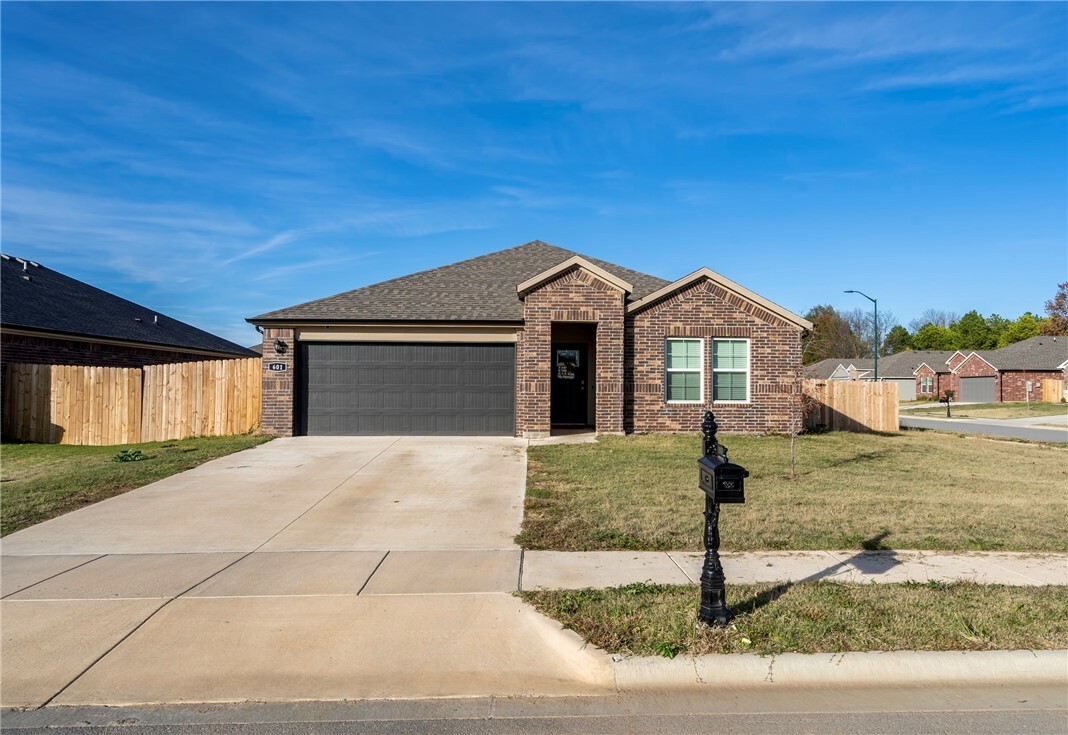 Property Photo:  601 W Cattleman Court  AR 72761 