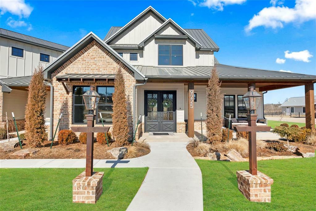 Property Photo: 9225 Farmhouse Lane OK 73007