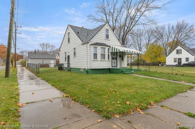 Property Photo:  11301 Plainview Avenue  MI 48228 