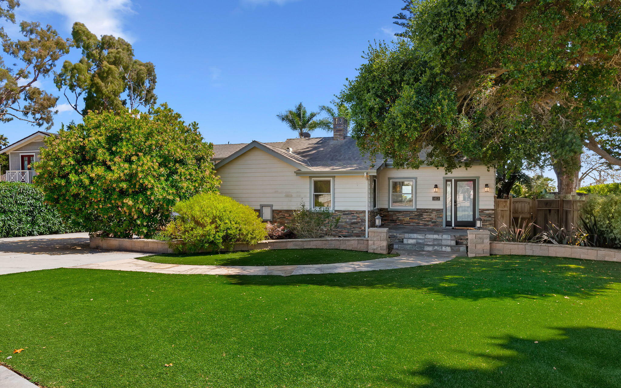 Property Photo:  1413 Shoreline Drive  CA 93109 