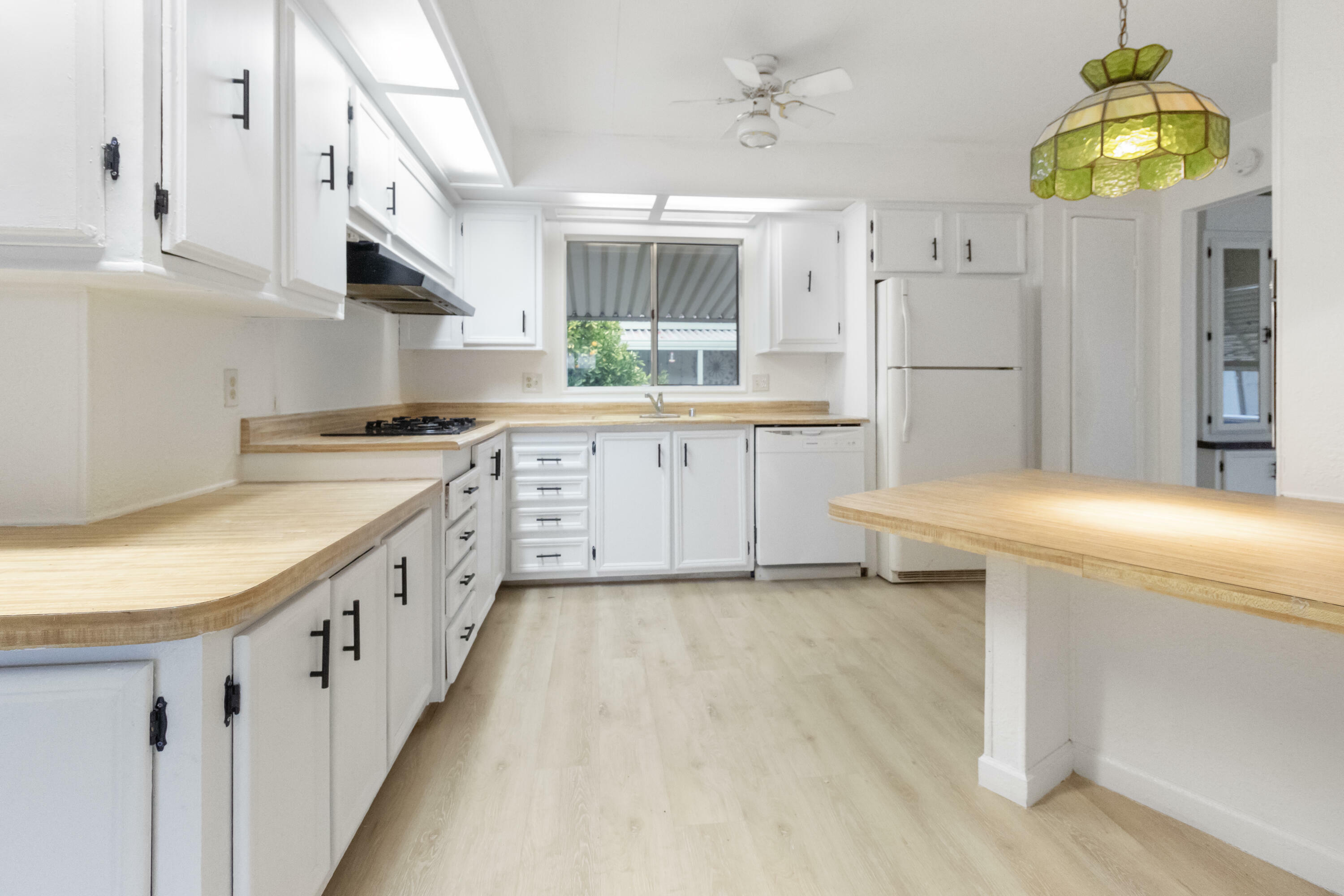 Property Photo: 20350 Hole In One Drive CA 96002