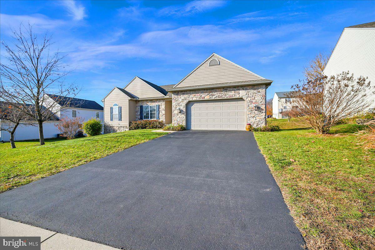 Property Photo:  420 Silver Maple Court  PA 17347 