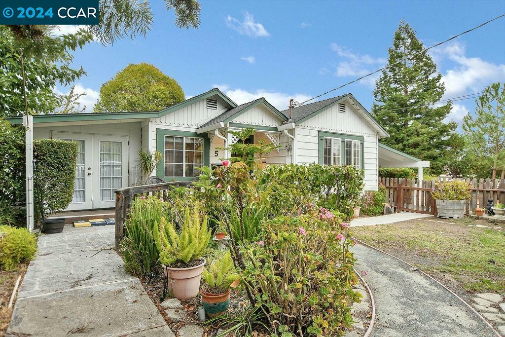 Property Photo:  5 Adelaide  CA 94553 