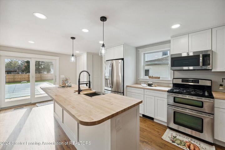 220 Adelaide Street  Maple Rapids MI 48853 photo