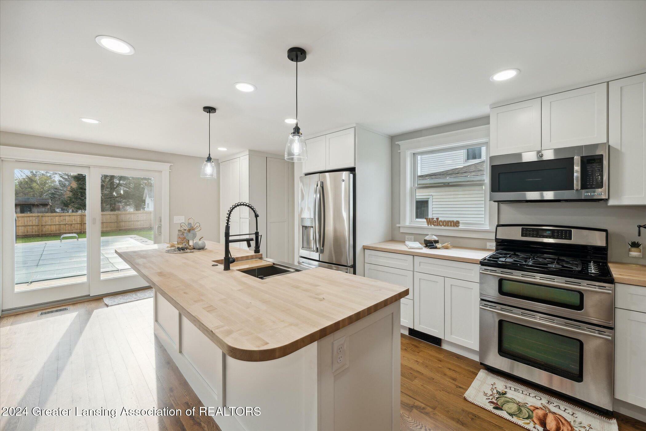 Property Photo: 220 Adelaide Street MI 48853
