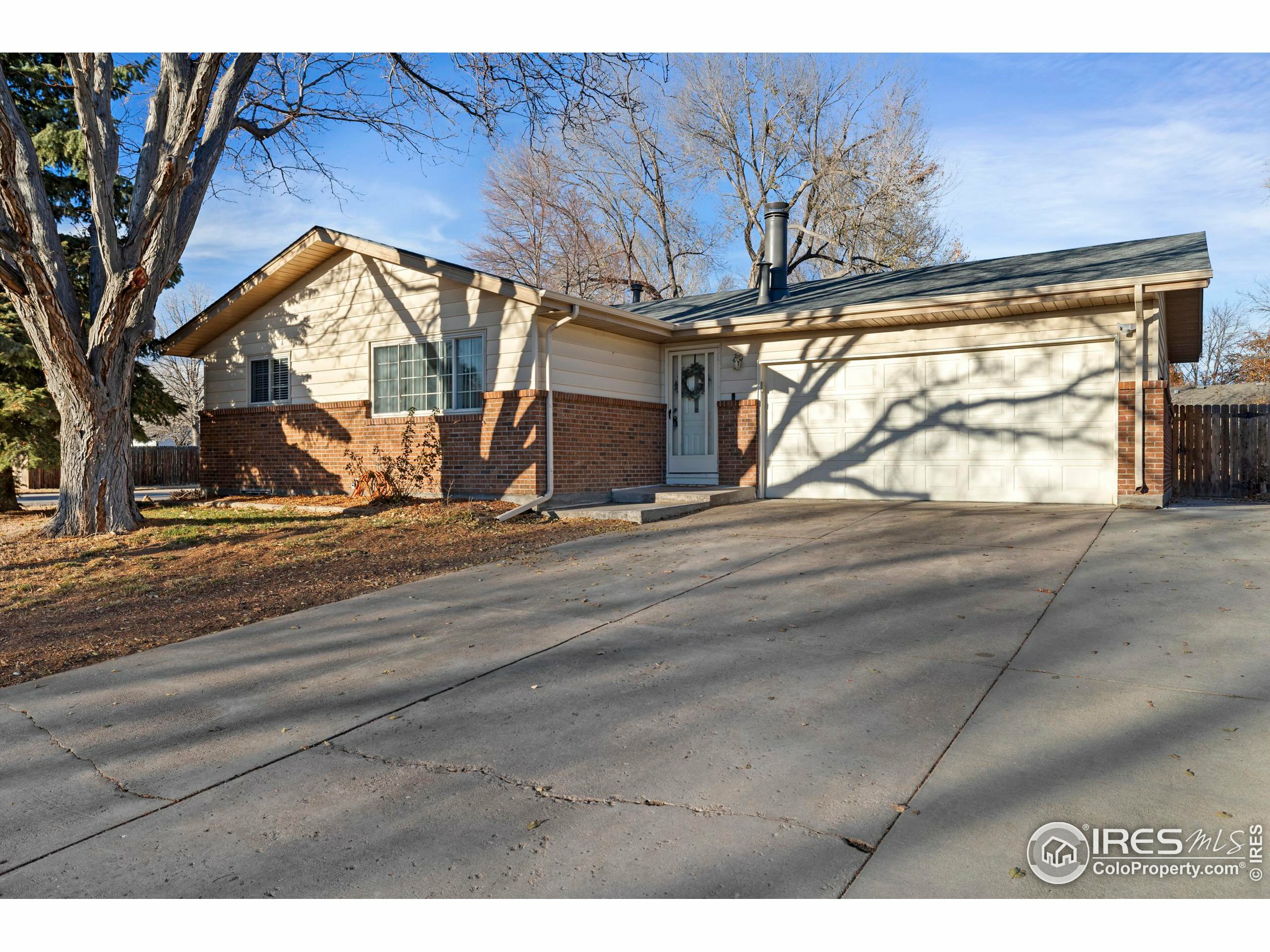 Property Photo:  1027 Cottonwood Dr  CO 80550 