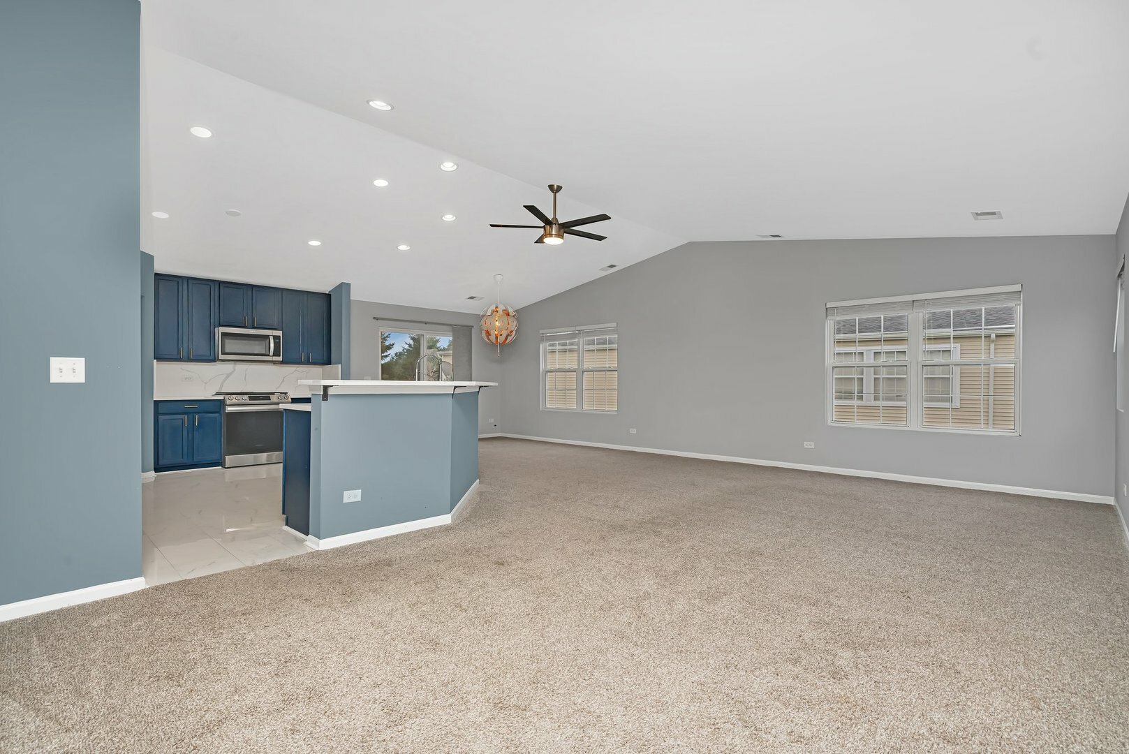 Property Photo:  1320 Westhampton Drive 1320  IL 60586 