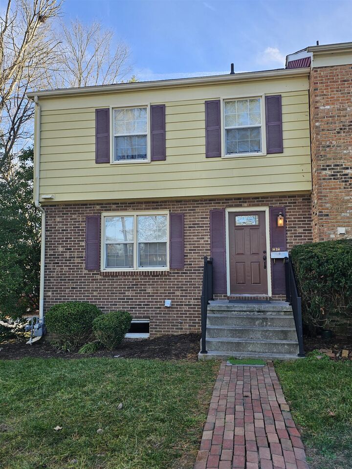 818 Cambridge Road  Blacksburg VA 24060 photo