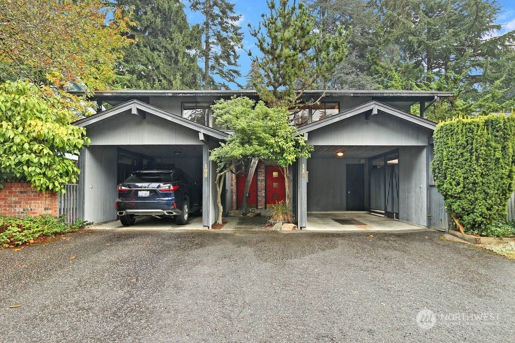 Property Photo:  112 108th Avenue SE  WA 98004 