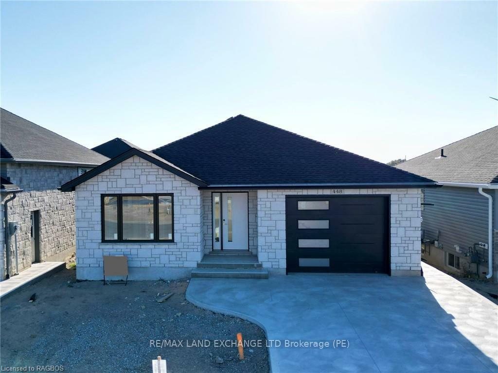 Property Photo: 448 Burnside Street ON N0H 2C3
