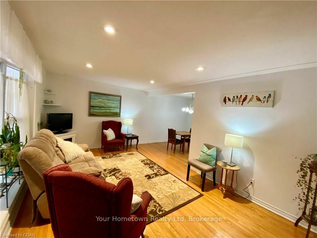 Property Photo:  415 Hill St E  ON N1M 1H6 