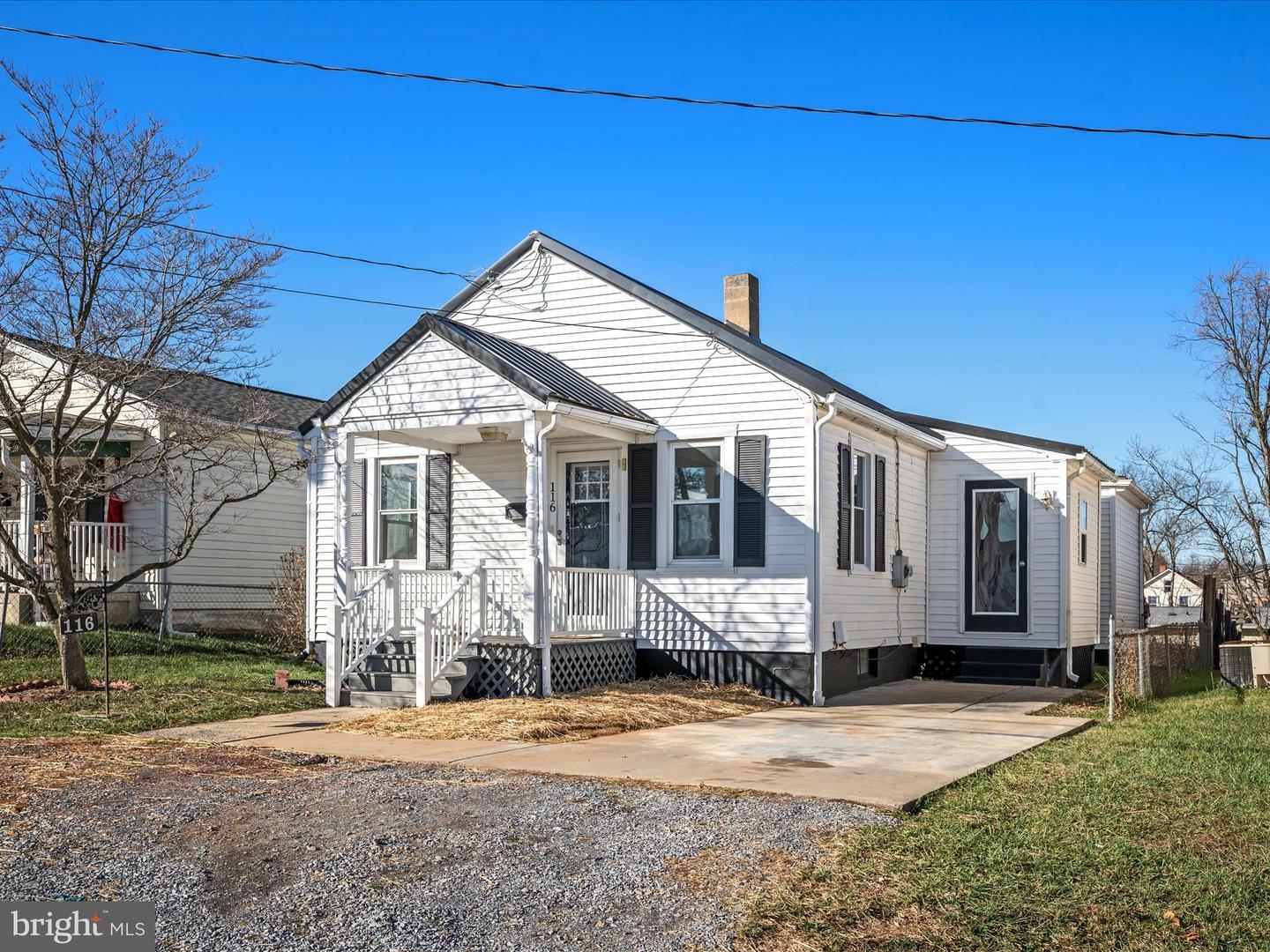 Property Photo:  116 W 5th Avenue  WV 25438 