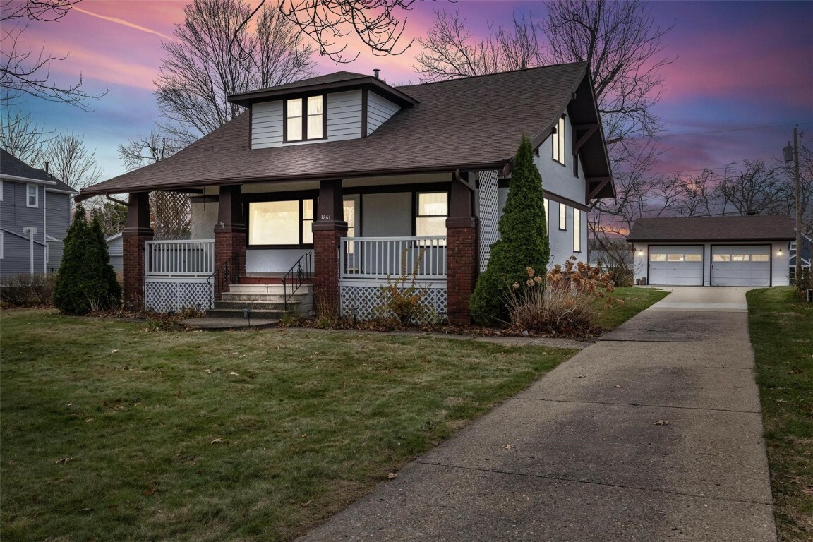 Property Photo:  1261 Elmhurst Drive NE  IA 52402 