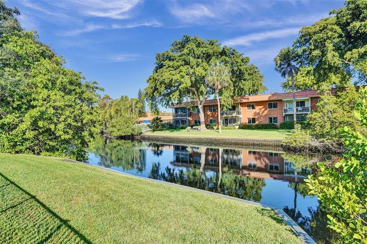97 NE 17 Ct 97  Fort Lauderdale FL 33305 photo