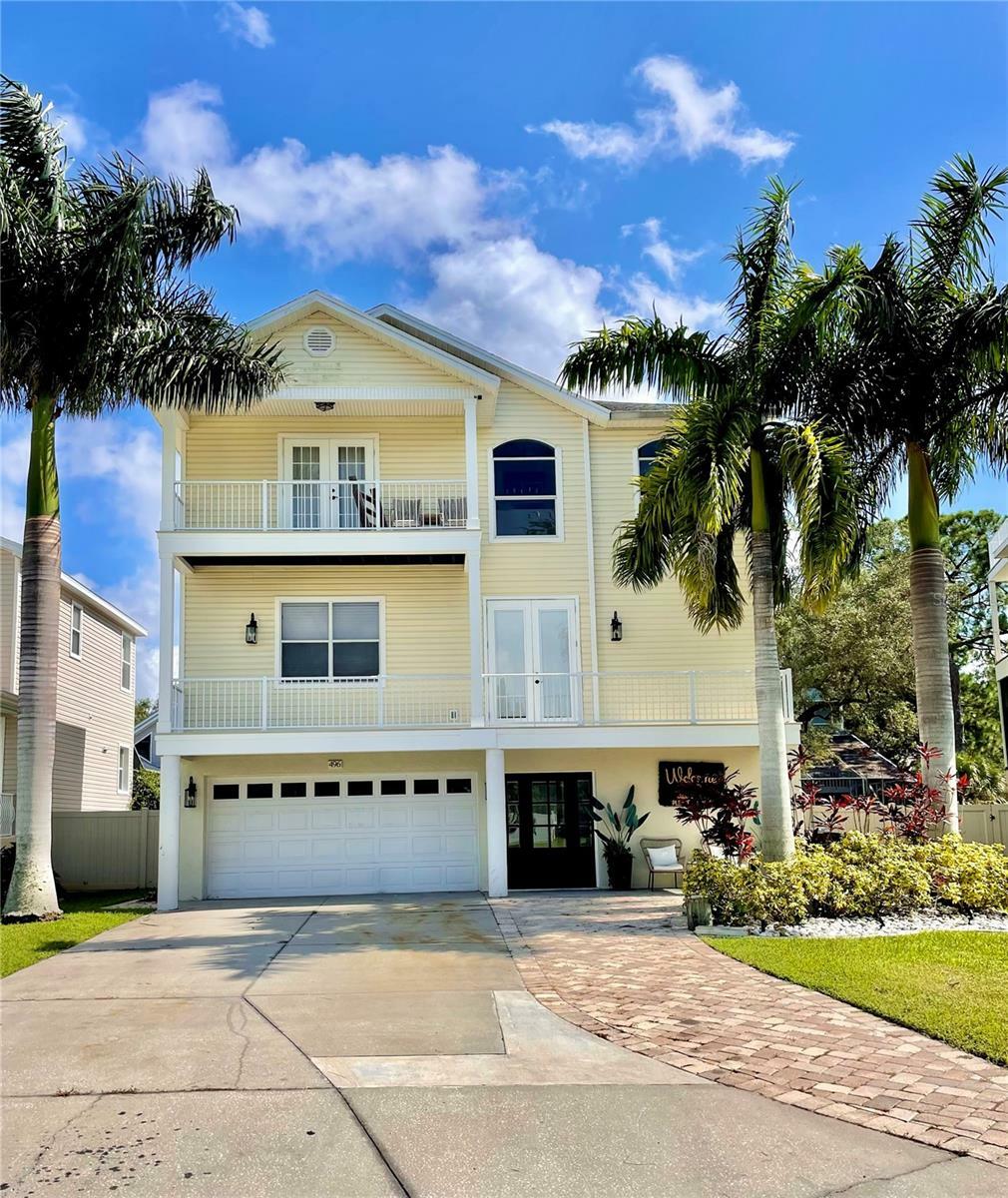 Property Photo: 496 Palm Avenue FL 34683