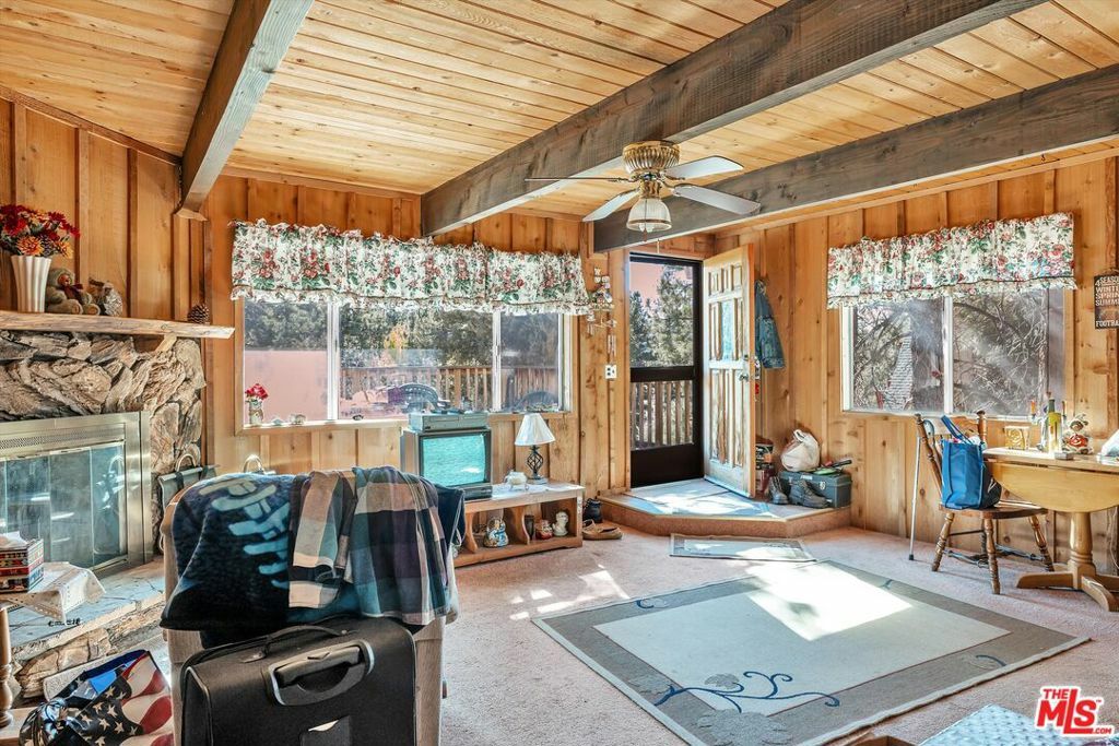 Property Photo: 1129 Eagle Mountain Drive CA 92314