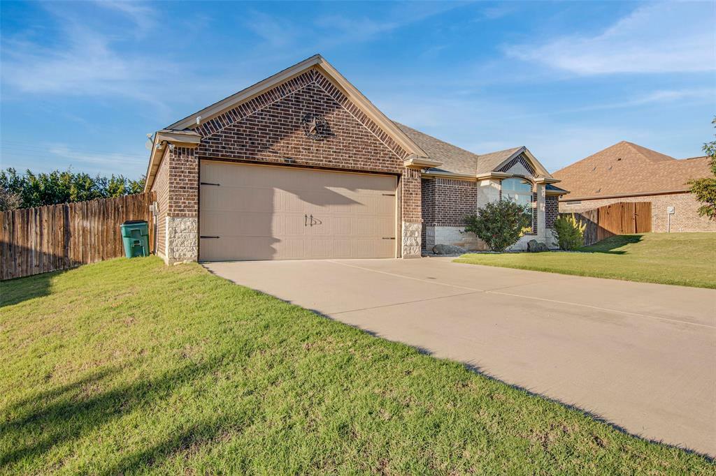 Property Photo:  3051 Meandering Way  TX 76049 