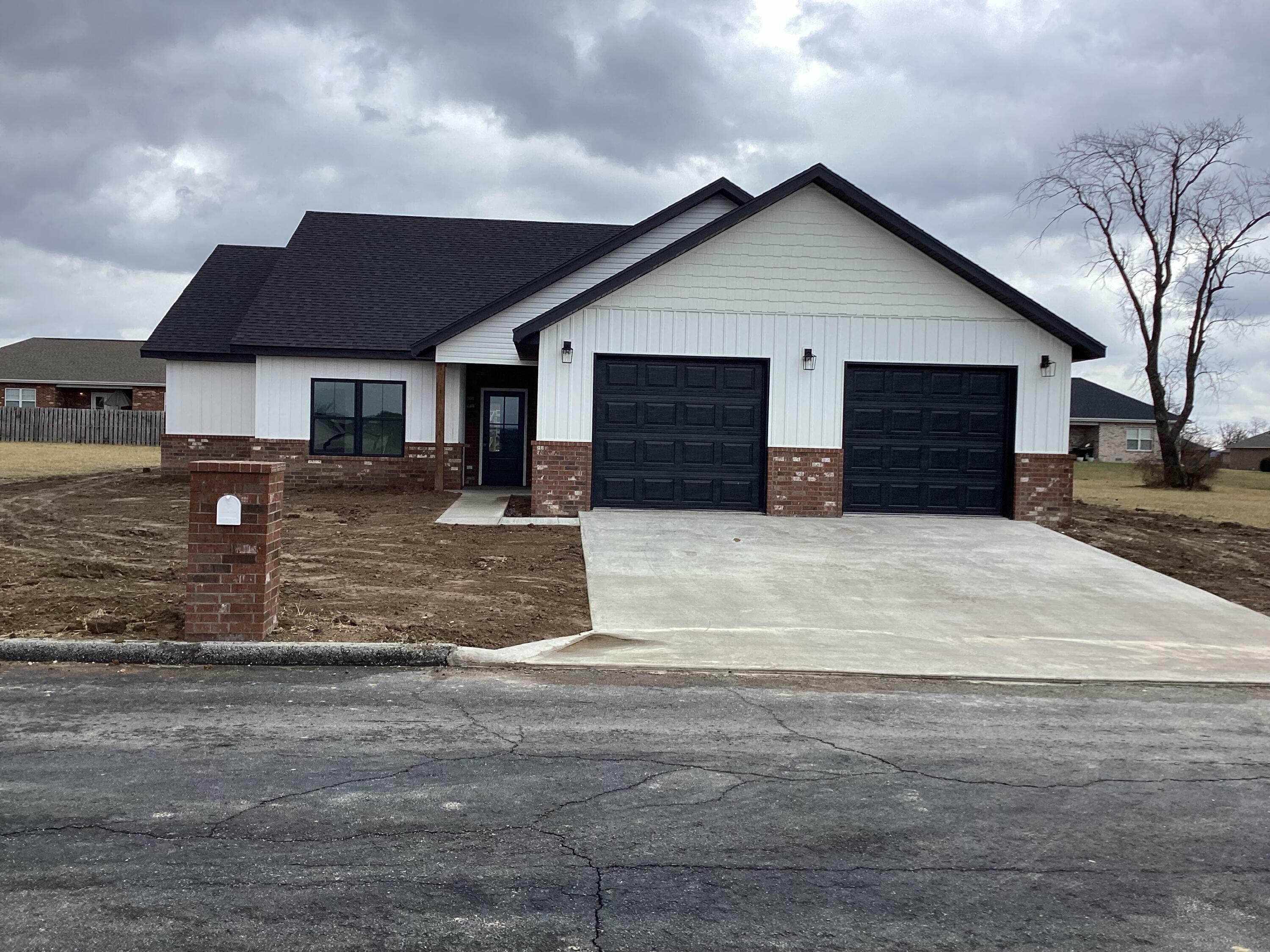 Property Photo: 2608 Ferris Drive MO 65711