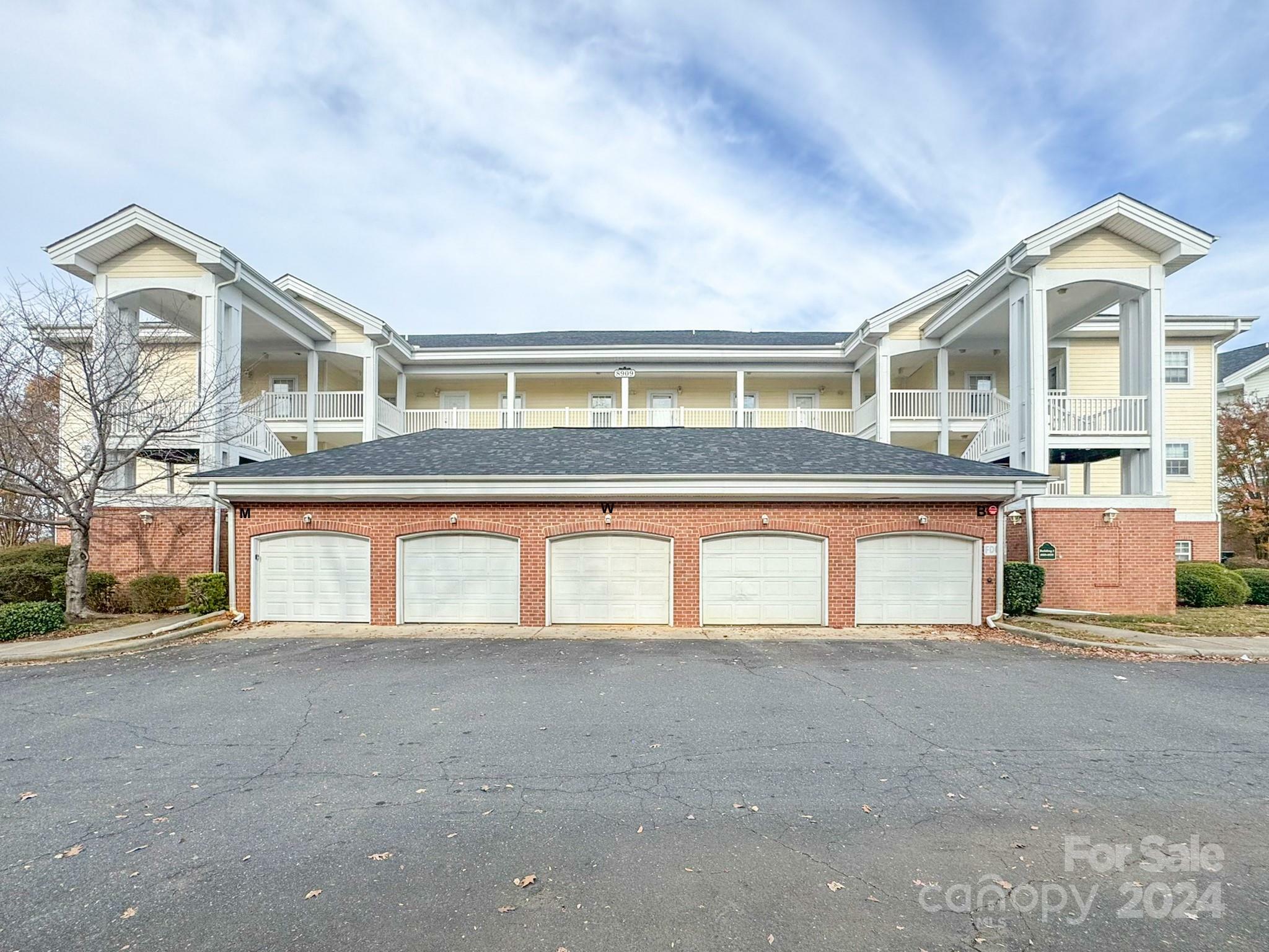 Property Photo:  8931 Meadow Vista Road  NC 28213 