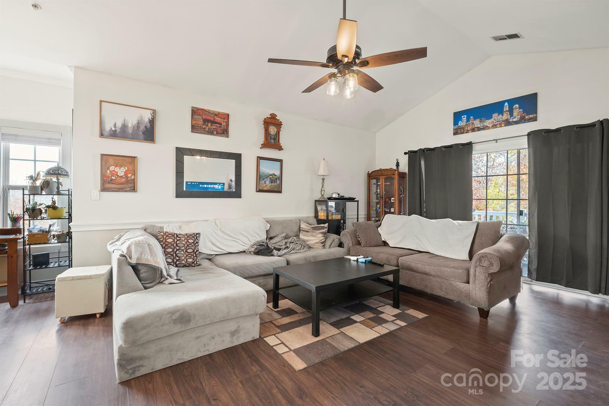 Property Photo: 8931 Meadow Vista Road NC 28213