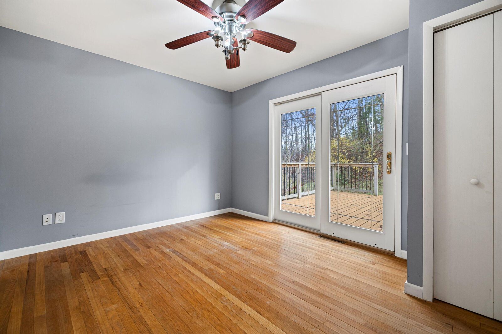 Property Photo:  547 Gatewood Dr  WI 53181 