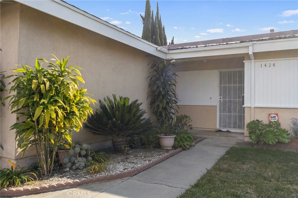 Property Photo:  1424 E 218th Street  CA 90745 