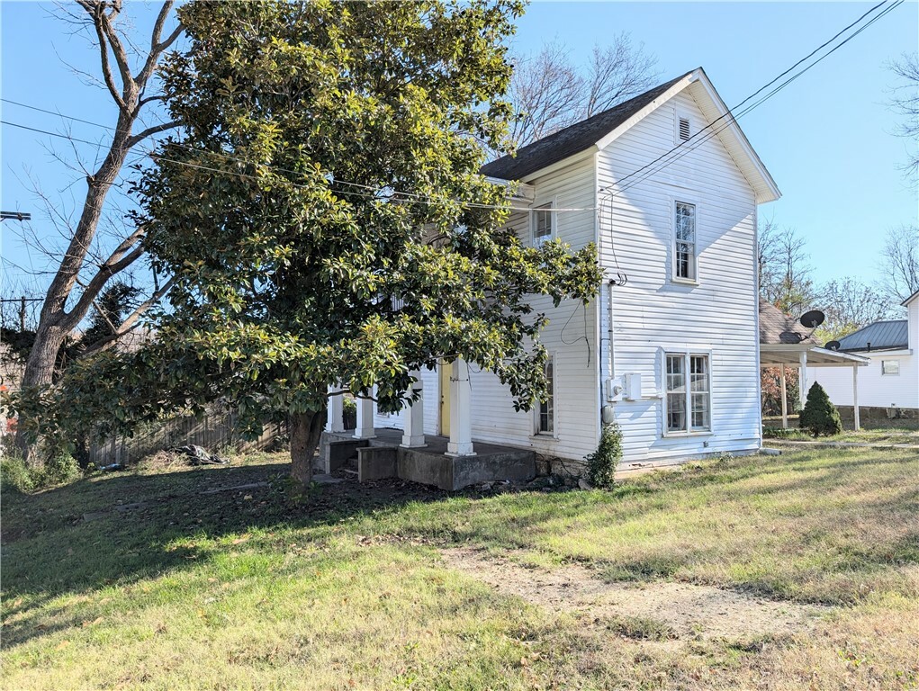 Property Photo:  401 S Cherry Street  AR 72601 