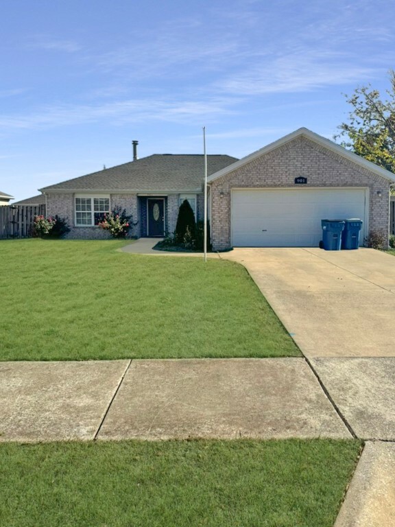 901 Castlewood Street  Bentonville AR 72712 photo