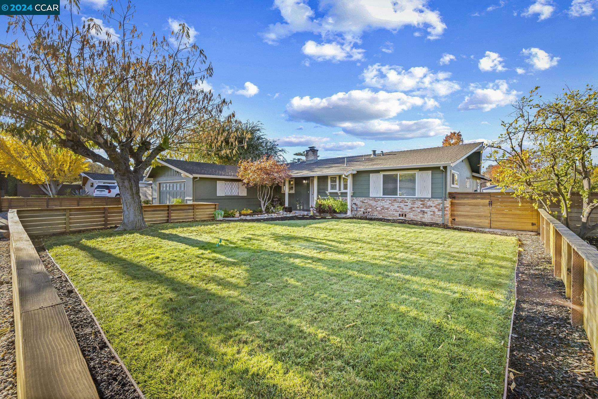 Property Photo:  913 Bancroft Rd  CA 94598 