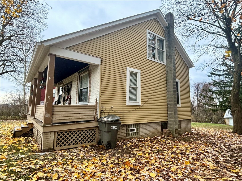 Property Photo:  1713 W 8th St  PA 15010 