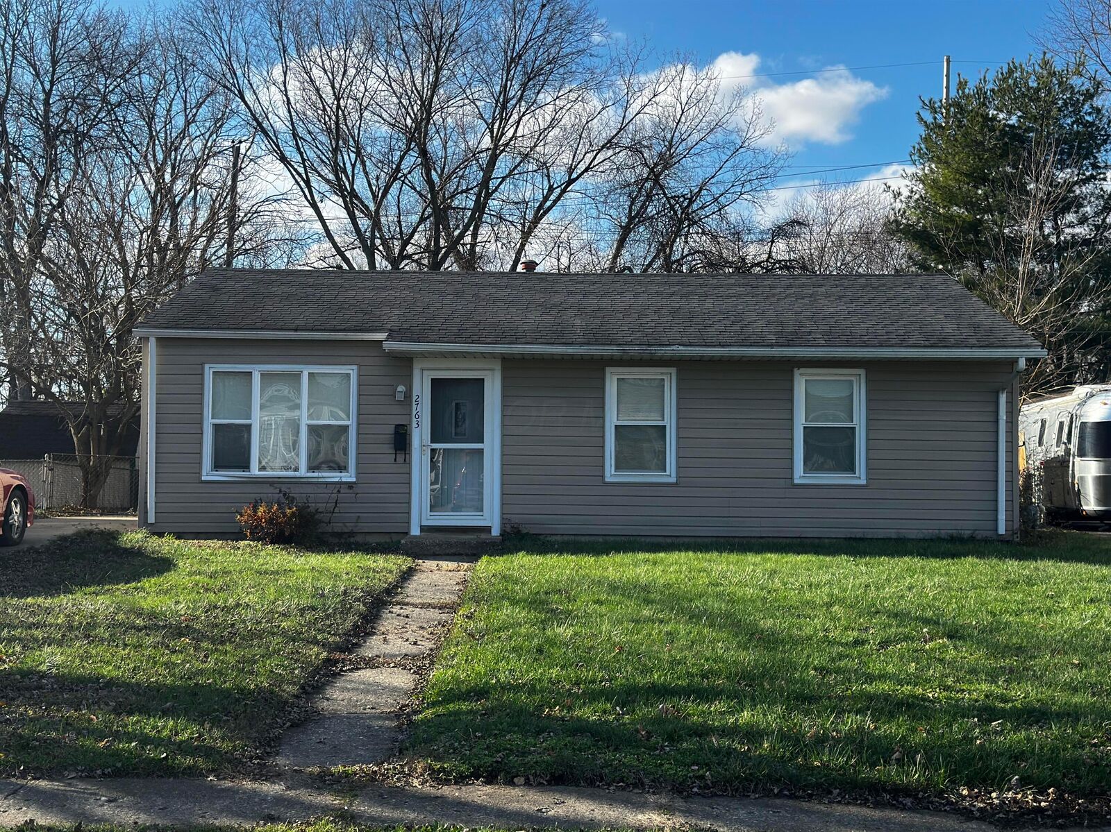 Property Photo: 2763 Shelly Drive OH 43207