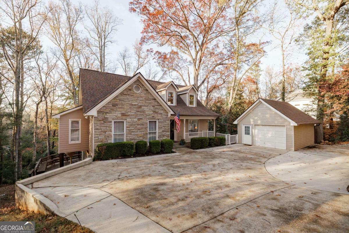 Property Photo:  152 Ridgewood Place  GA 30606 