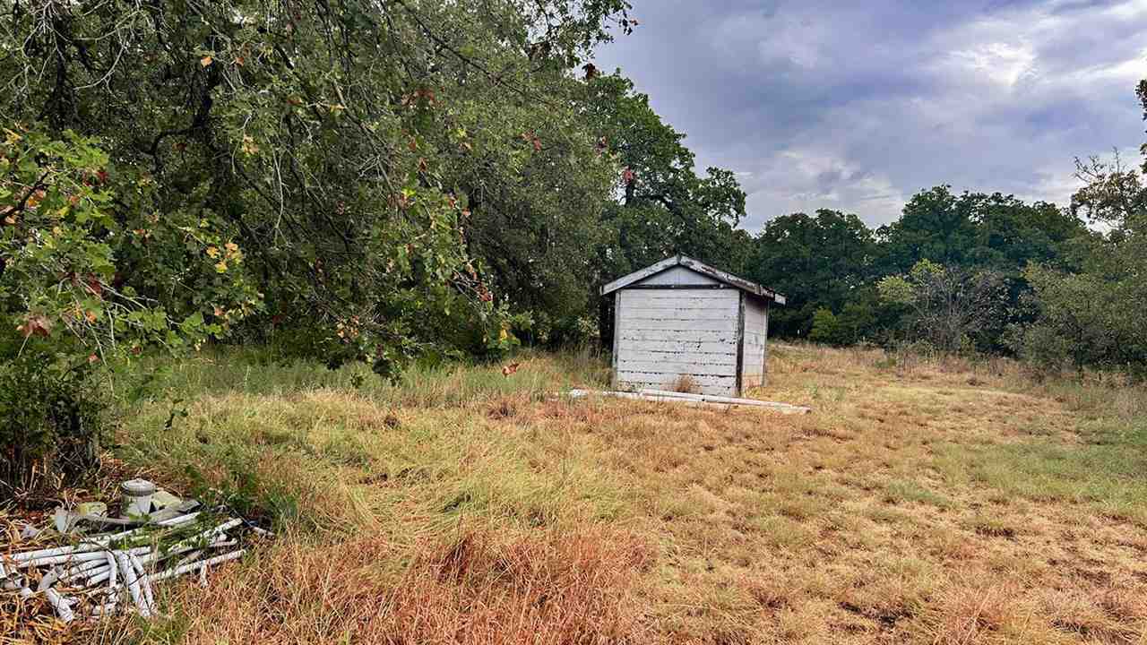 Property Photo: 21966 NE Carlson Rd. Tbd Carlson Rd OK 73507-5844