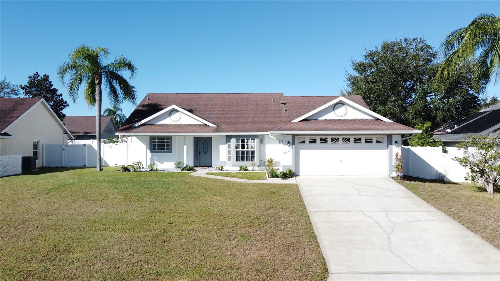 Property Photo:  644 Bent Oak Loop  FL 33837 