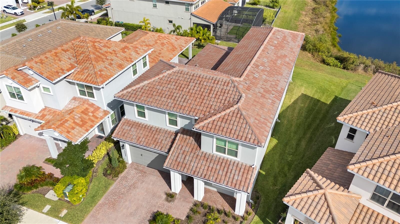 Property Photo: 13333 Oakenshaw Lane FL 32832