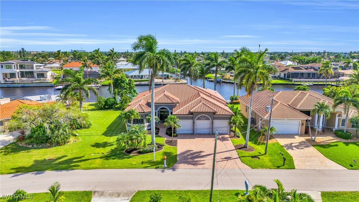 Property Photo: 939 Dolphin Drive FL 33904