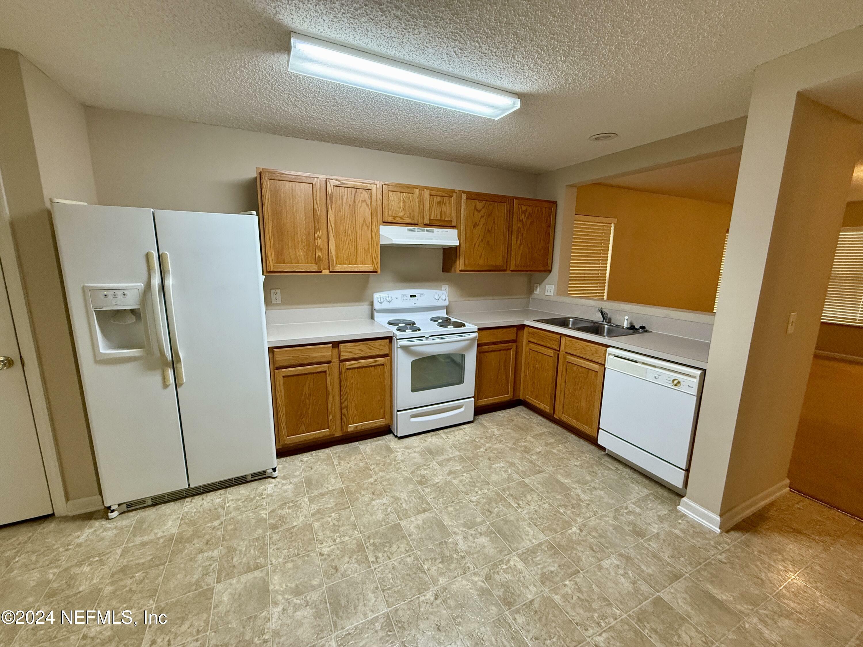 Property Photo:  3915 Hideaway Lane  FL 32068 