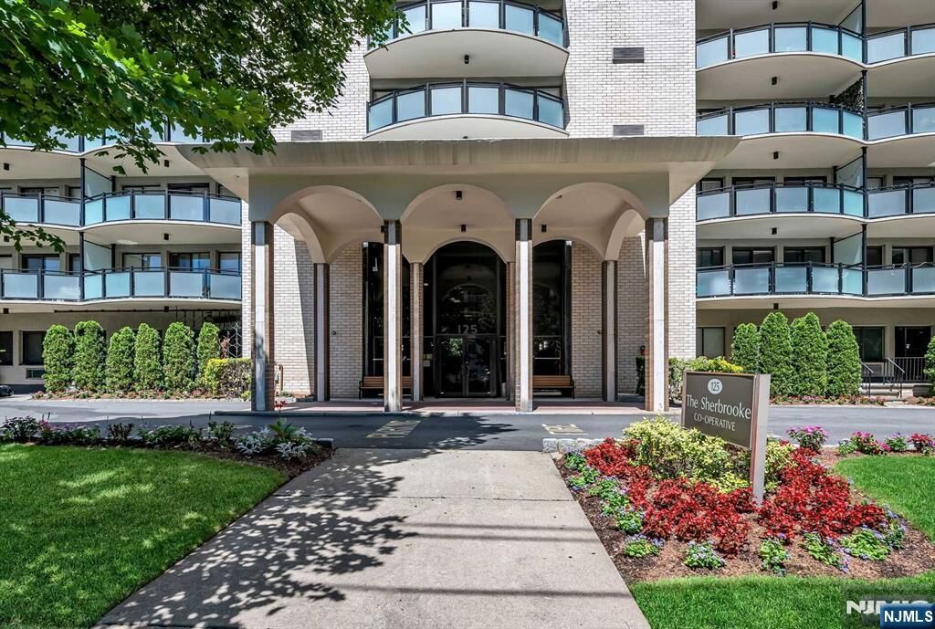Property Photo: 125 Prospect Avenue 8J NJ 07601