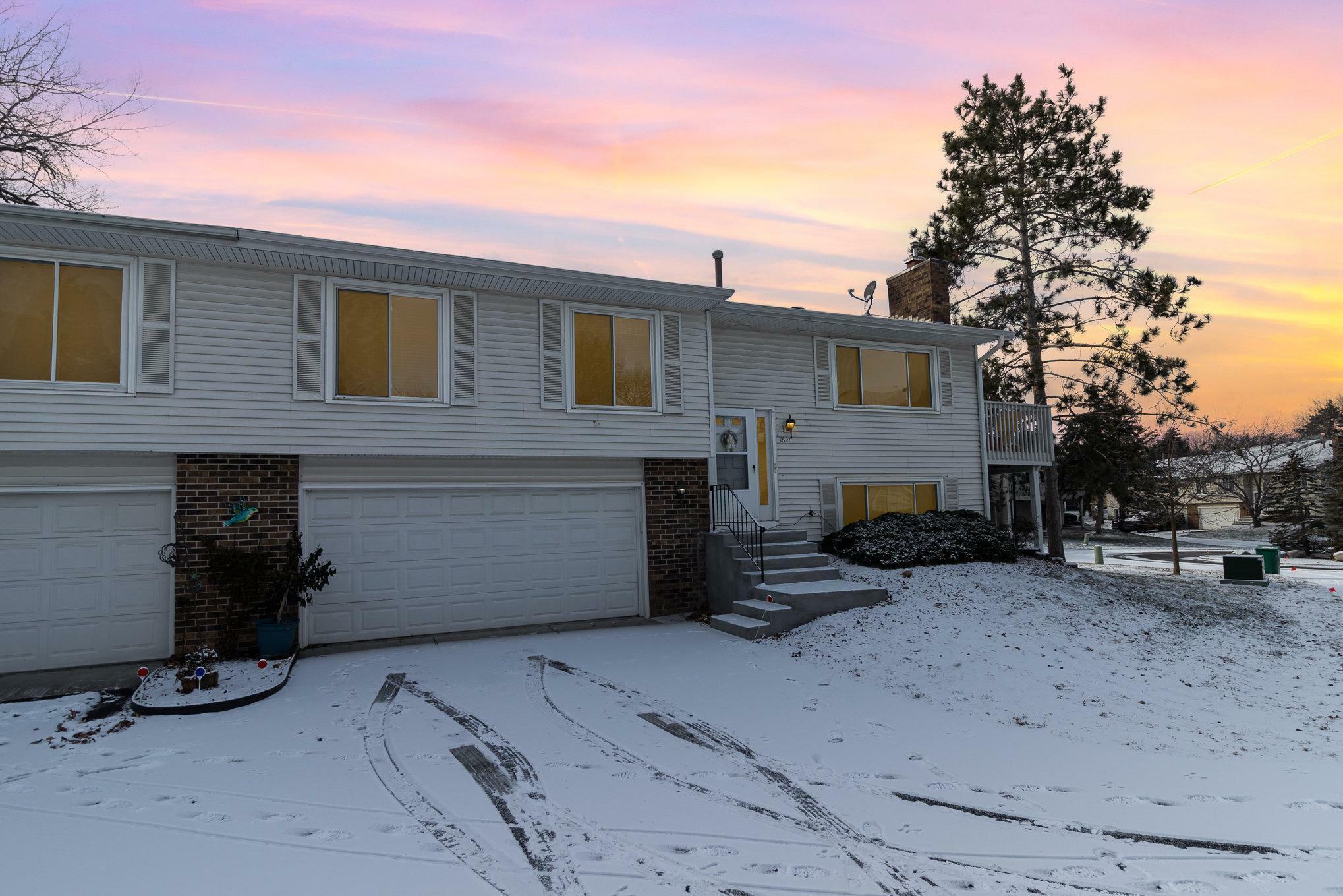 Property Photo:  1627 W 140th Street  MN 55337 