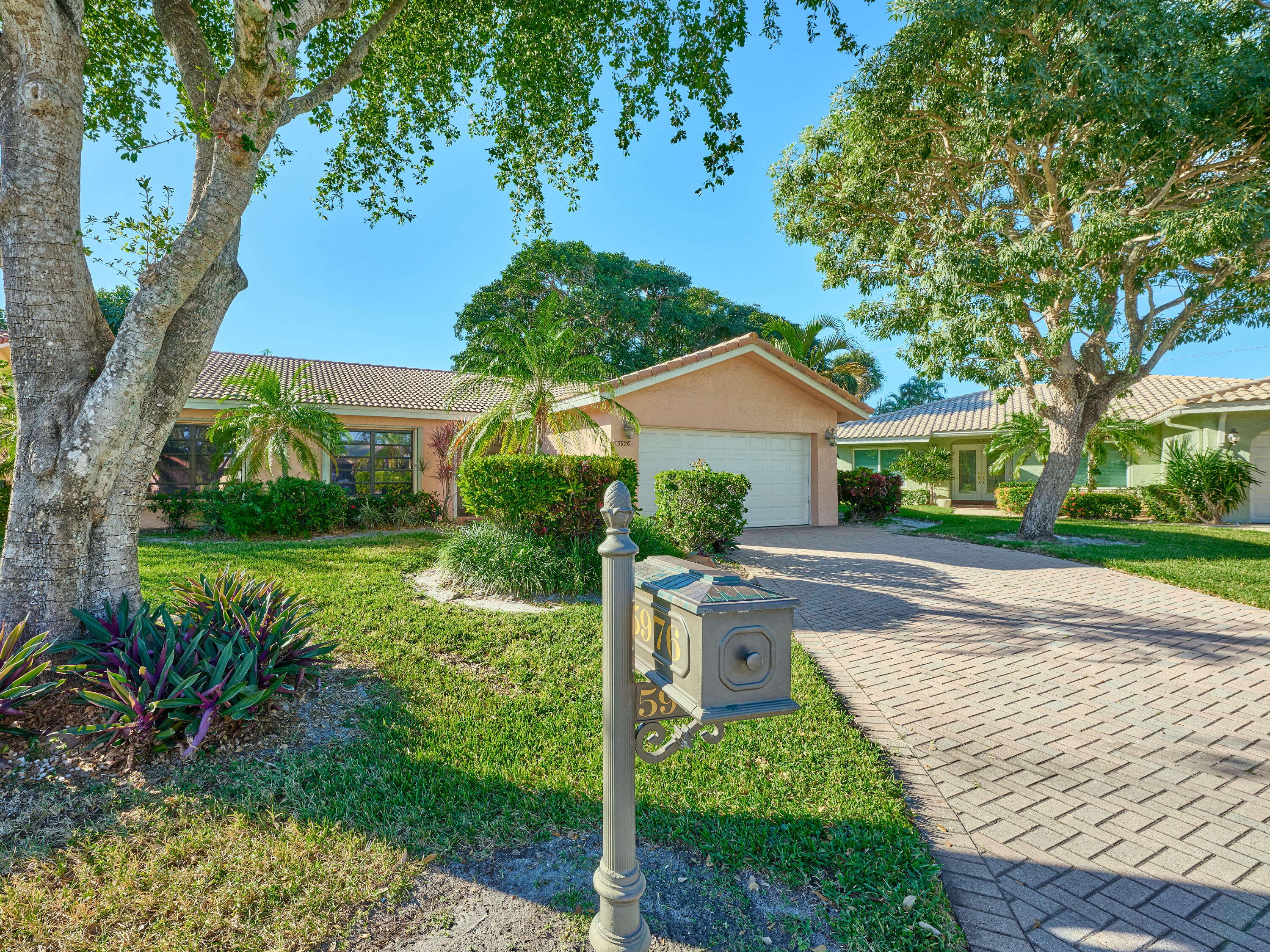 Property Photo:  5976 Colony Court  FL 33433 