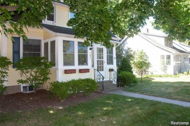 Property Photo: 703 1st Street MI 48307