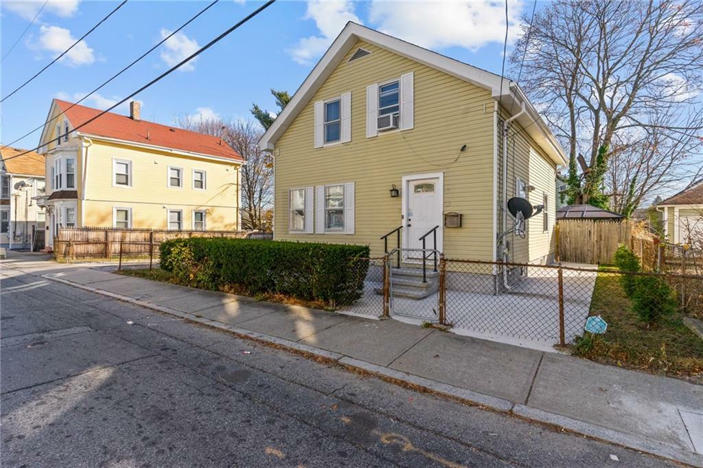 Property Photo:  29 Vandewater Street  RI 02908 