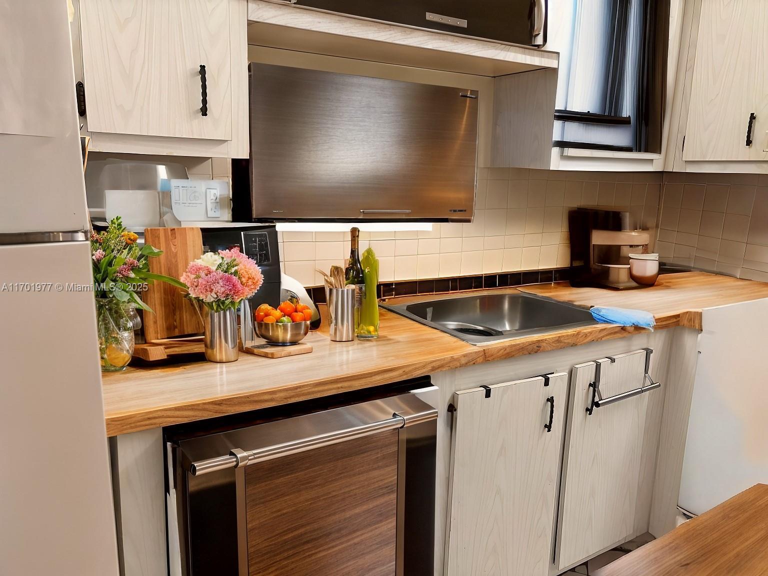Property Photo: 1830 SW 81st Ave 4310 FL 33068