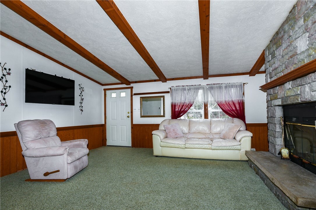 Property Photo:  19 Grubbs Rd  PA 15024 