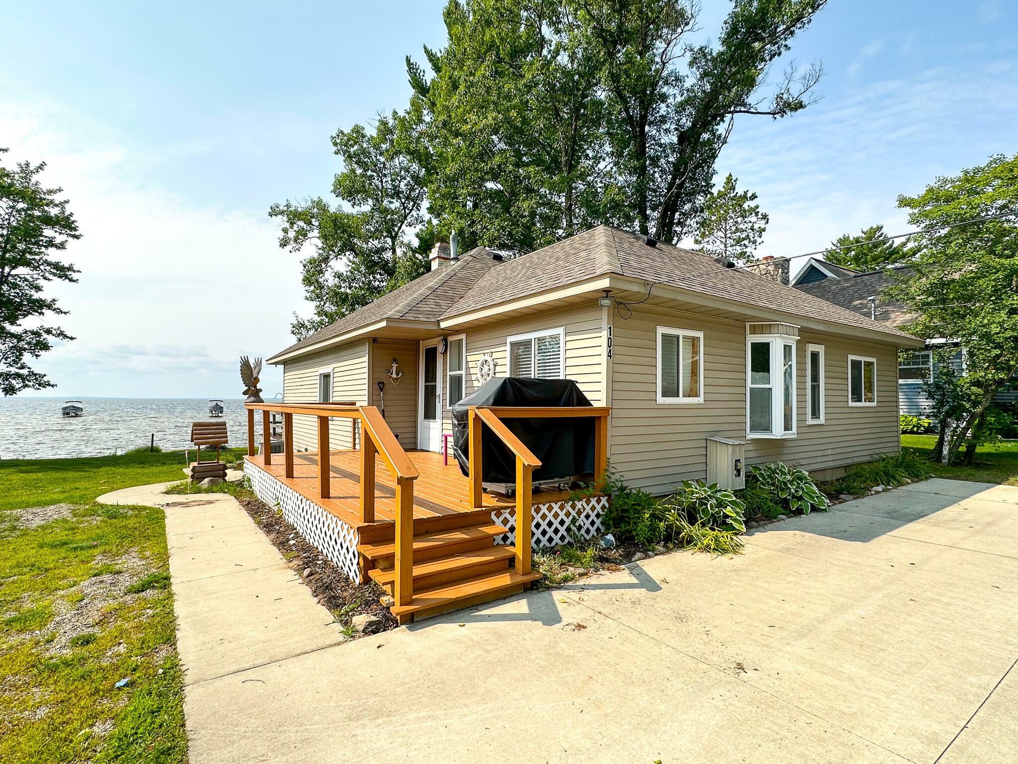 Property Photo:  104 Elve Street  MI 48651 