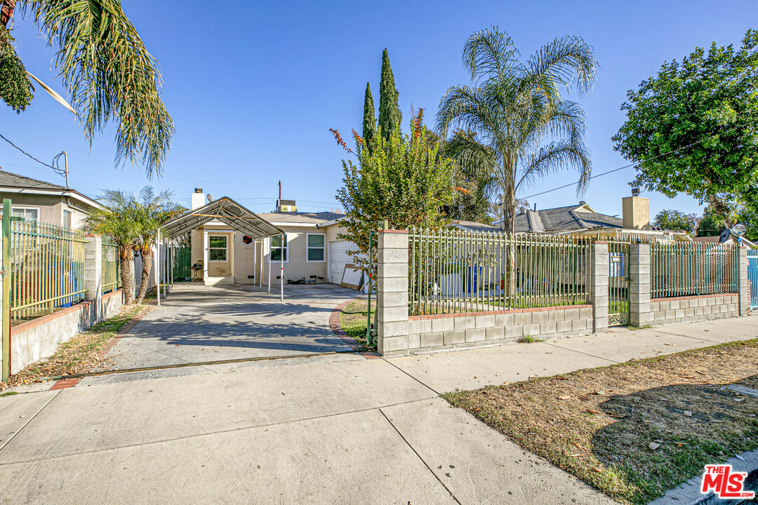 Property Photo: 7252 Tyrone Ave CA 91405