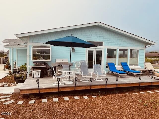 Property Photo: 101 NW Sunset Way OR 97394