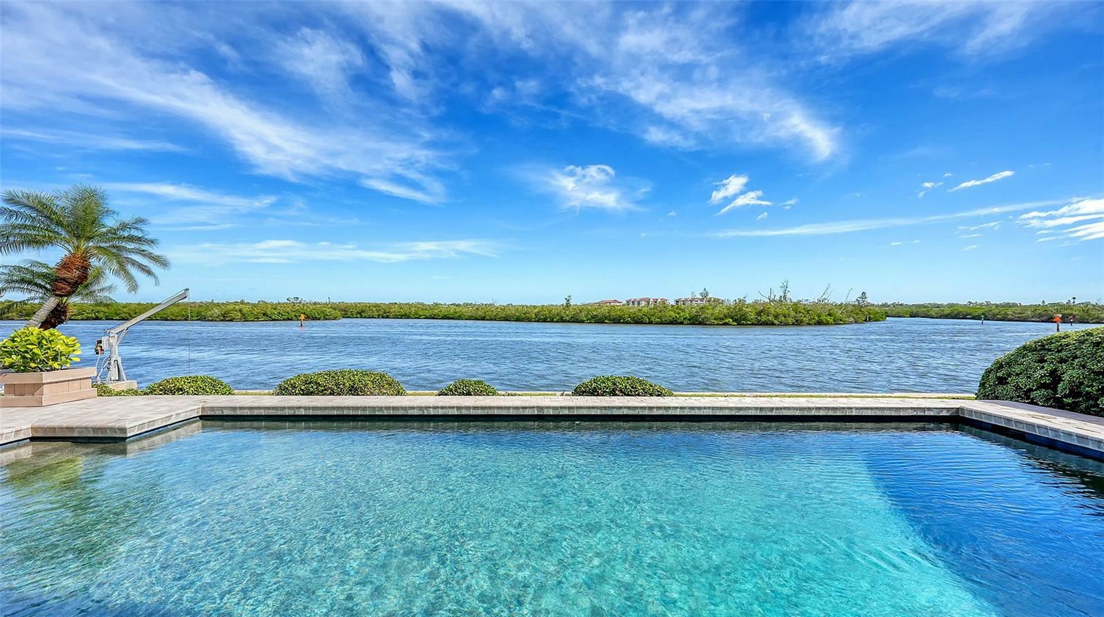 Property Photo:  5412 Siesta Cove Drive  FL 34242 