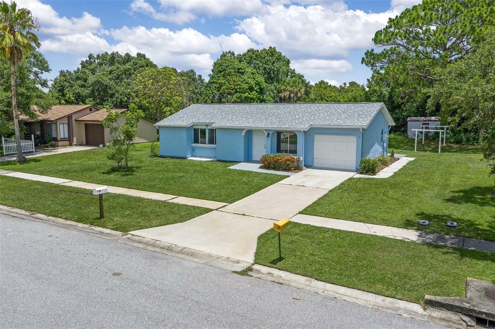 Property Photo:  5664 Kenwood Drive  FL 34287 