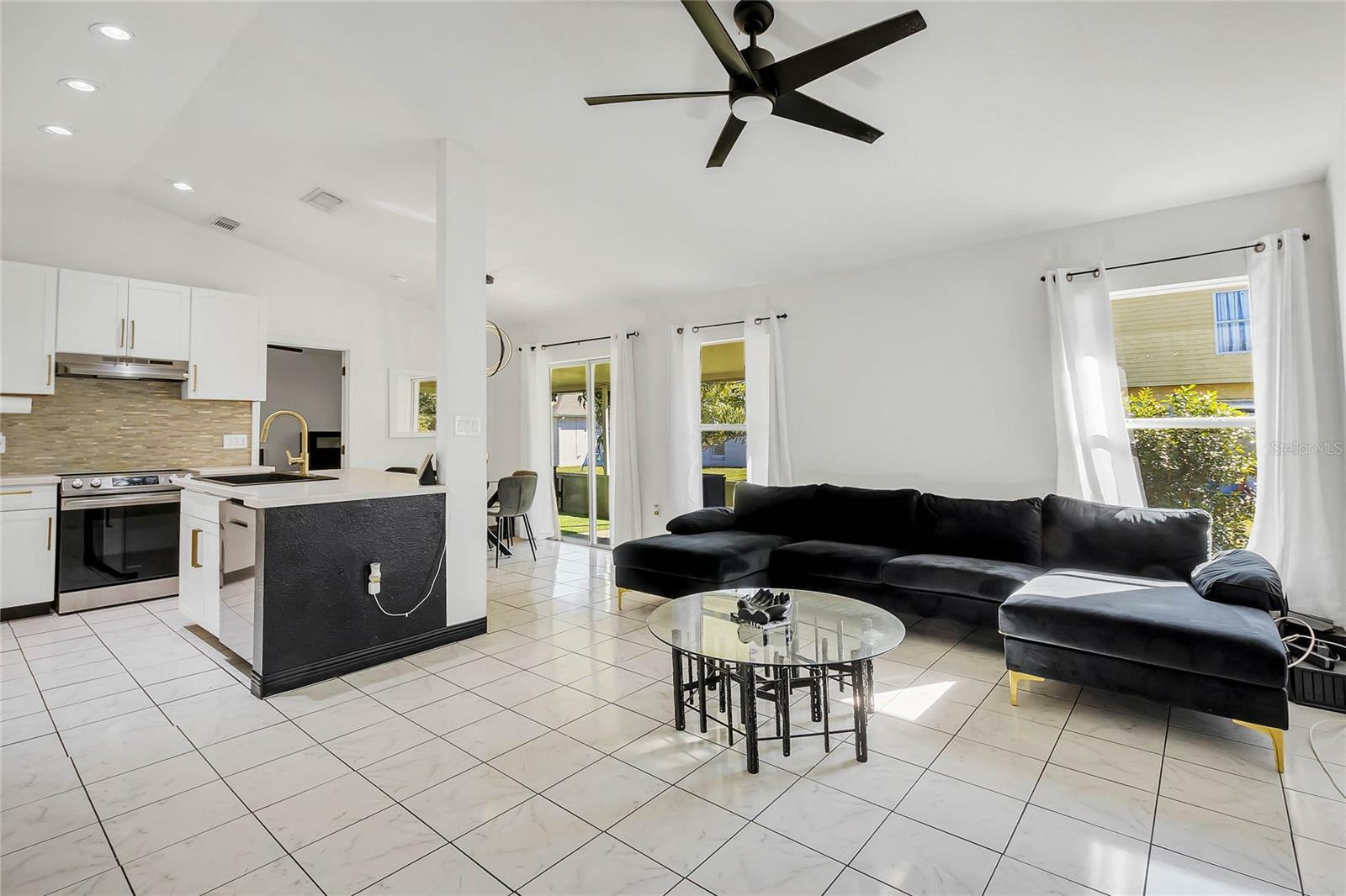 Property Photo:  526 Hummingbird Court  FL 34759 